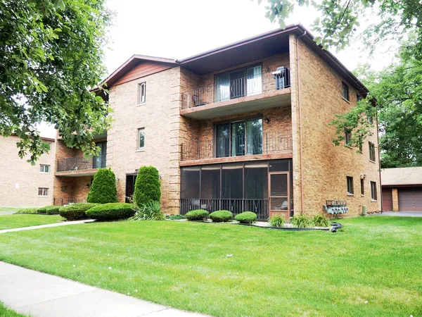 $2,000 | 14531 South Ravinia Avenue, Unit 3S, Orland Park, IL 60462