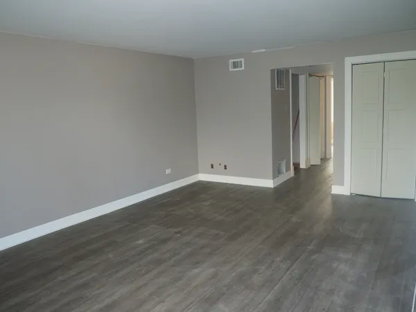 $2,000 | 14531 South Ravinia Avenue, Unit 3S, Orland Park, IL 60462
