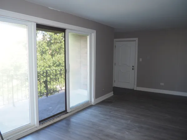 $2,000 | 14531 South Ravinia Avenue, Unit 3S, Orland Park, IL 60462