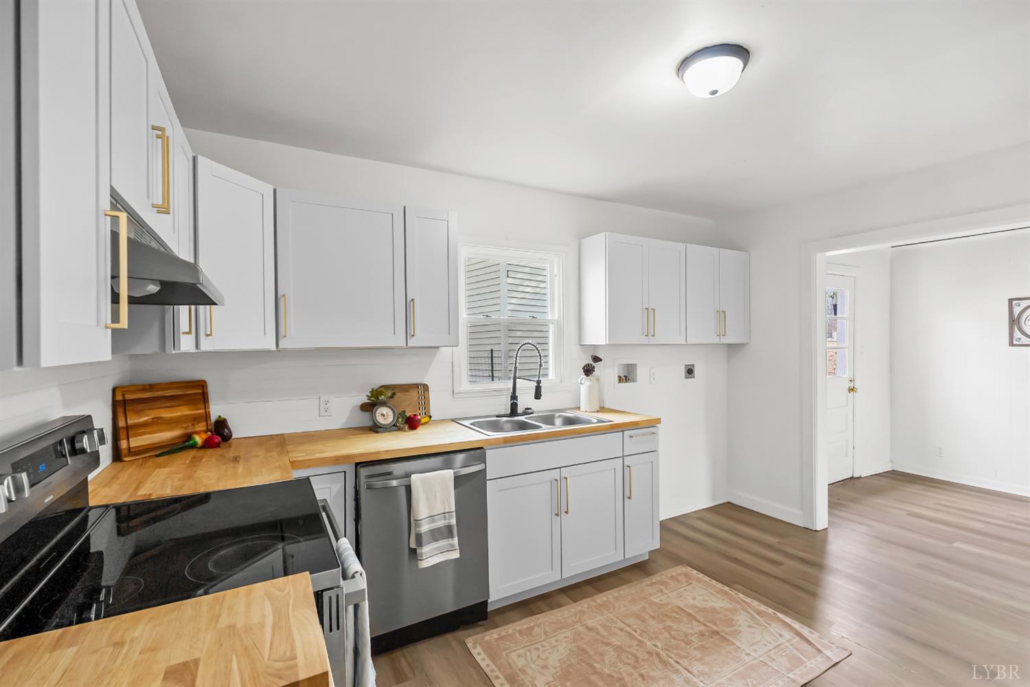 223 Rocklawn Avenue Danville, VA 24540 - Photo 5 of 29