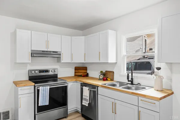 $148,900 | 223 Rocklawn Avenue, Danville, VA 24540