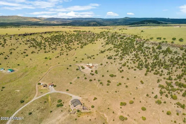 $999,999 | 41198 Us 180, Nutrioso, AZ 85932
