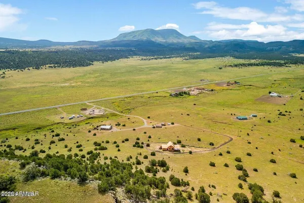 $999,999 | 41198 Us 180, Nutrioso, AZ 85932