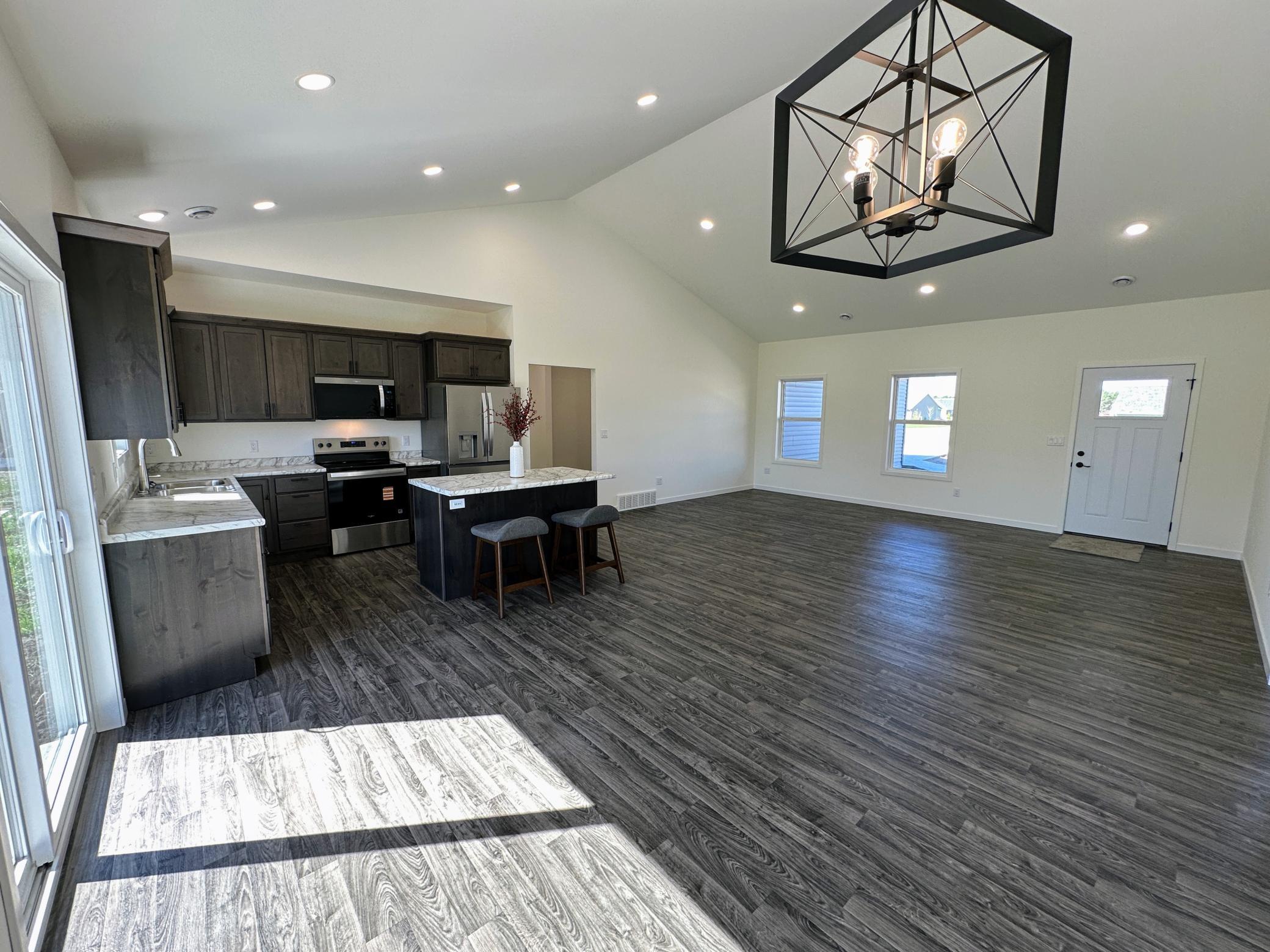 706 11th Street Northwest Perham, MN 56573 - Photo 13 of 22