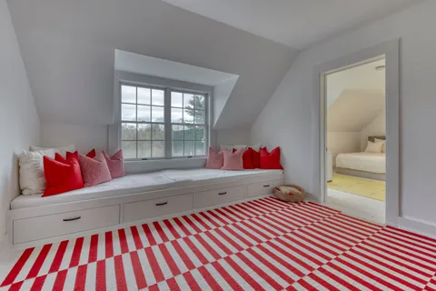 329 Little Plains Road, Southampton, NY 11968
