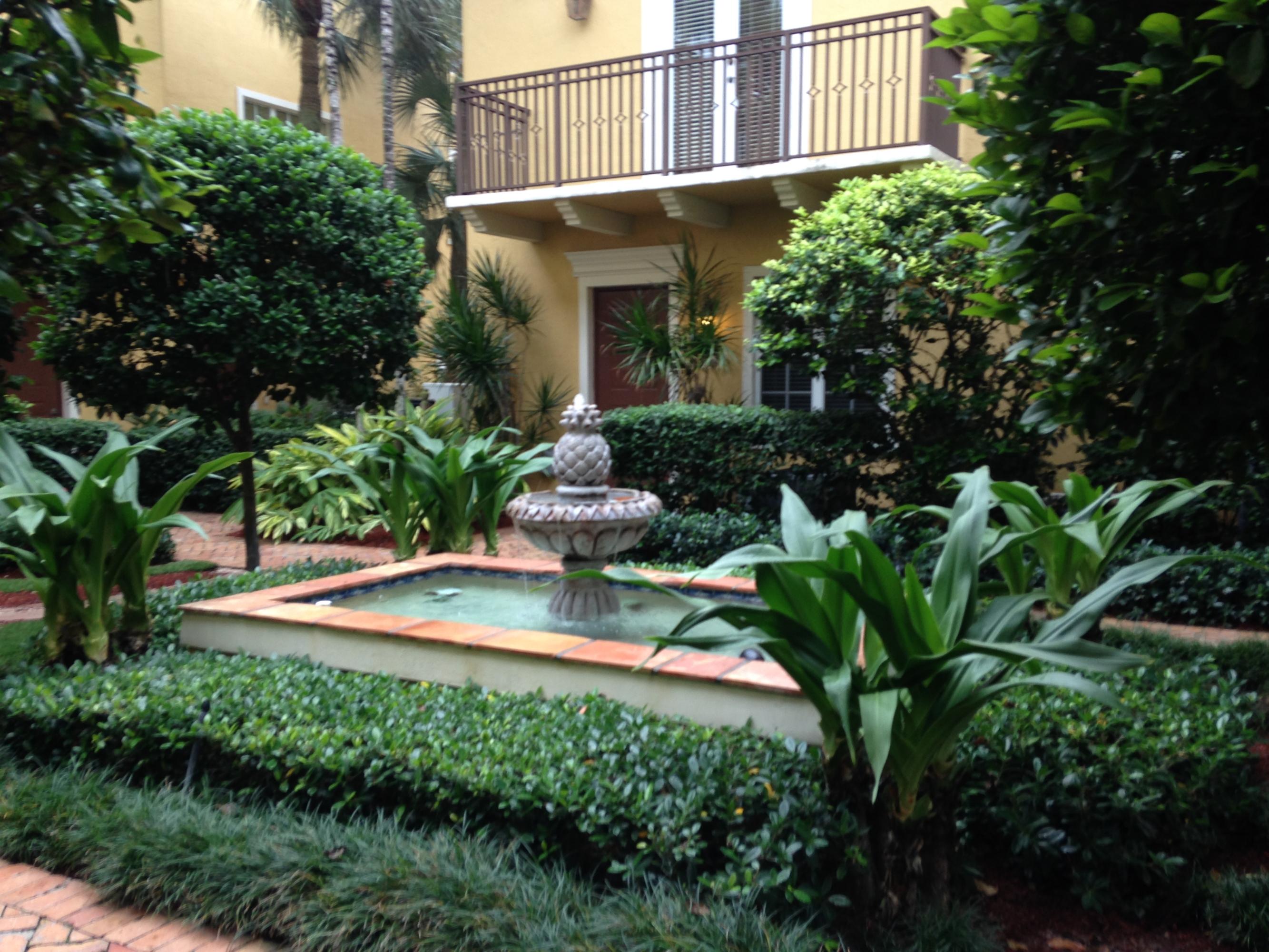 65 Southeast 5th Avenue, Unit R Delray Beach, FL 33483 - Photo 3 of 11 IMG_5256