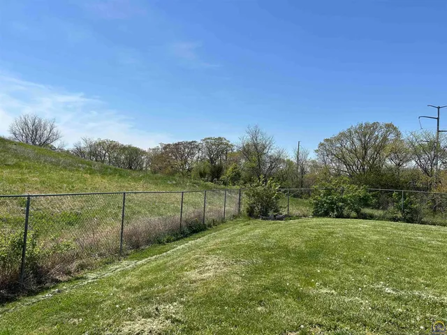 $300,000 | Lot 1 Highway 92, Ozawkie, KS 66070