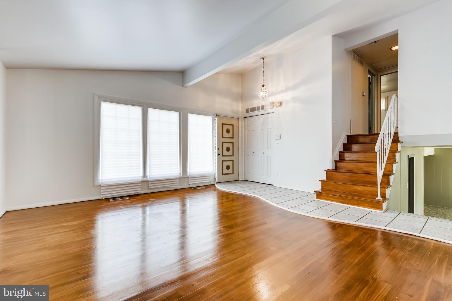 3237 Southgreen Road Baltimore, MD 21244 - Photo 3 of 27