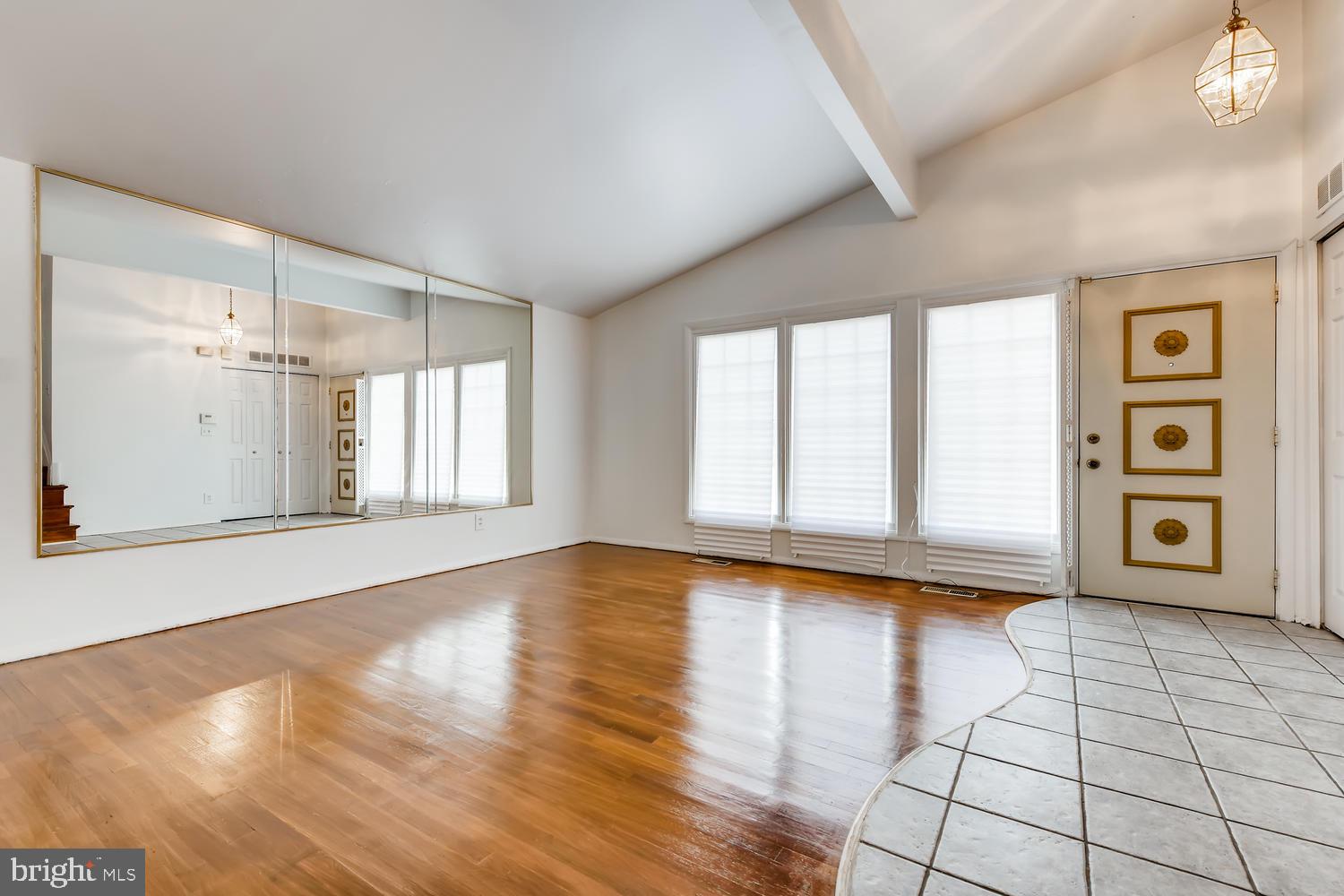 3237 Southgreen Road Baltimore, MD 21244 - Photo 4 of 27