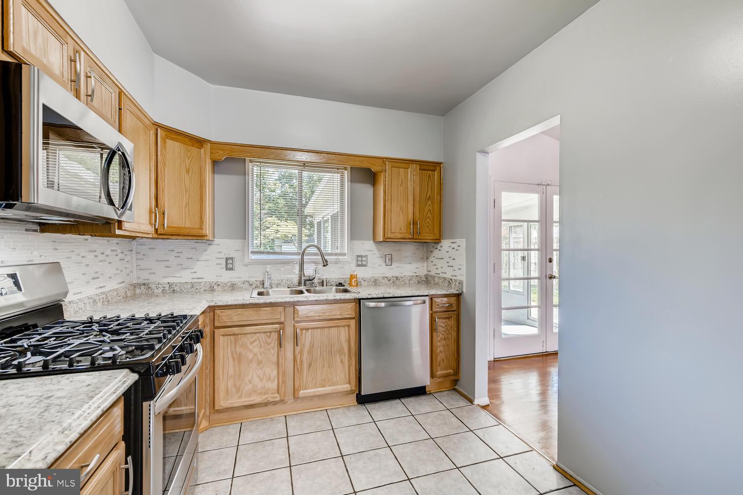 3237 Southgreen Road Baltimore, MD 21244 - Photo 6 of 27
