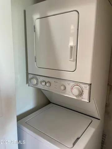 a close up view of a washer and dryer