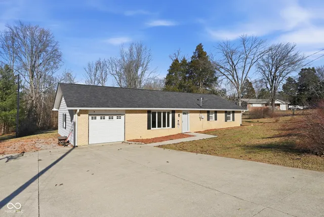 $225,000 | 1880 East Deb Drive, North Vernon, IN 47265
