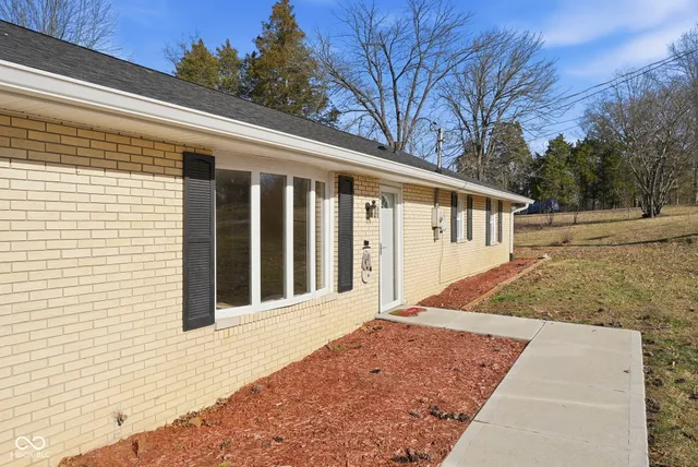 $225,000 | 1880 East Deb Drive, North Vernon, IN 47265