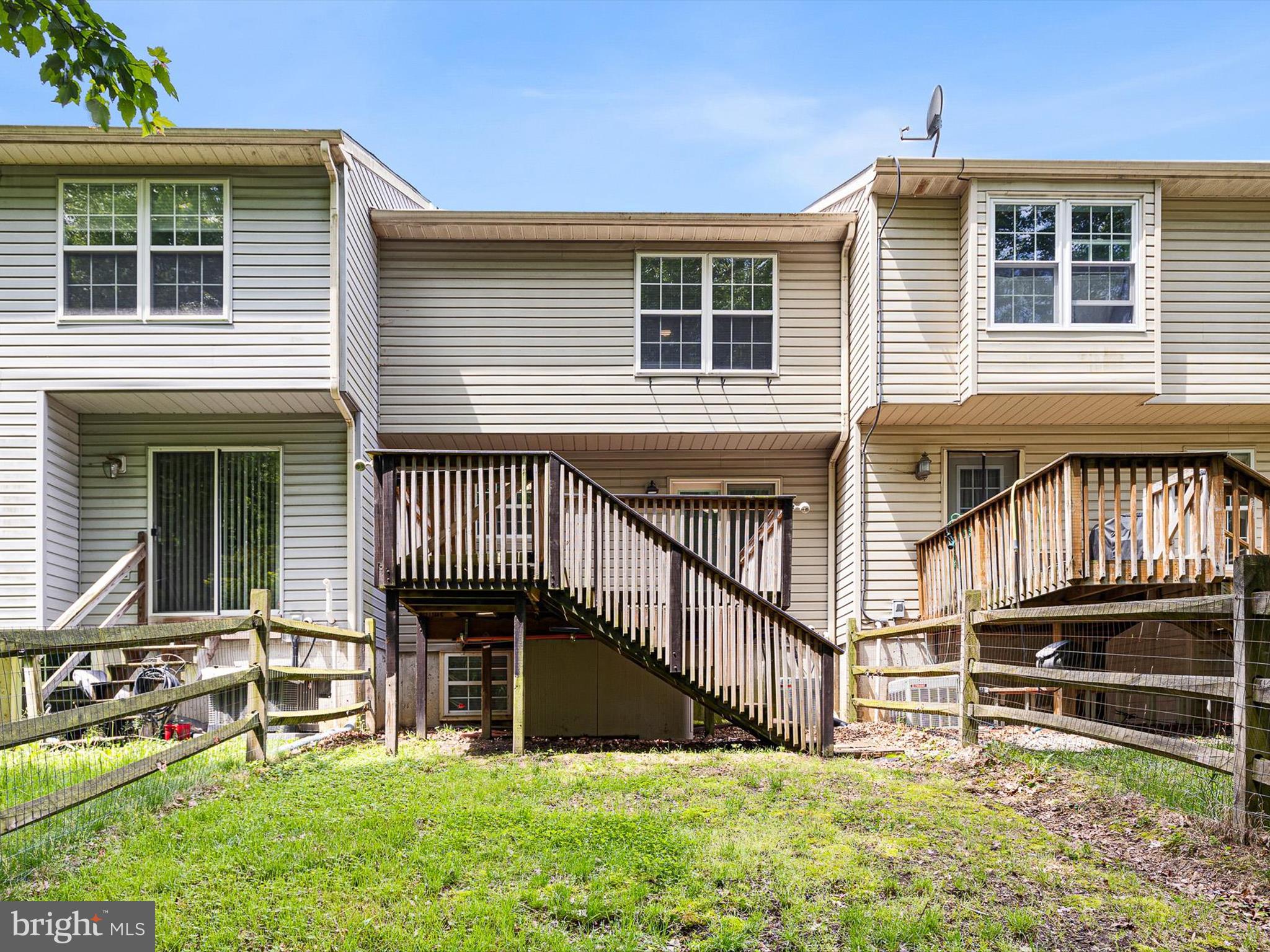 34 Dovetree Drive Newark, DE 19713 - Photo 29 of 29 a front view of a house with a yard