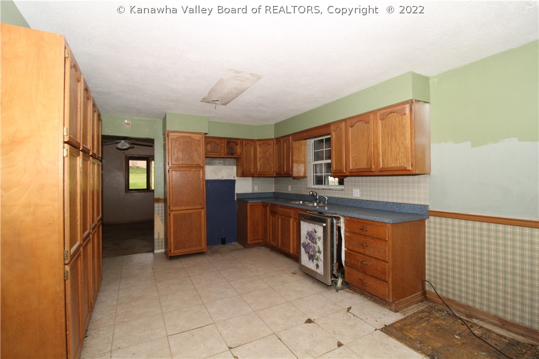 116 West Virginia Avenue Ripley, WV 25271 - Photo 2 of 15 Gallery Image 2
