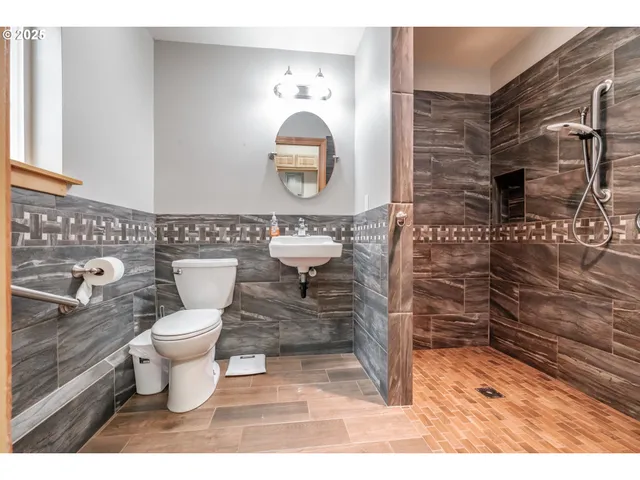 $698,000 | 29109 Brownsville Road, Brownsville, OR 97327