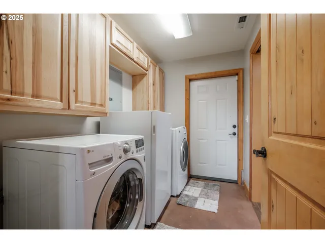 $698,000 | 29109 Brownsville Road, Brownsville, OR 97327