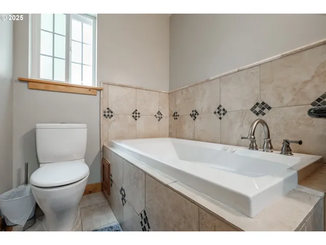 $698,000 | 29109 Brownsville Road, Brownsville, OR 97327