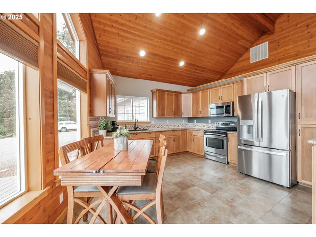 $698,000 | 29109 Brownsville Road, Brownsville, OR 97327