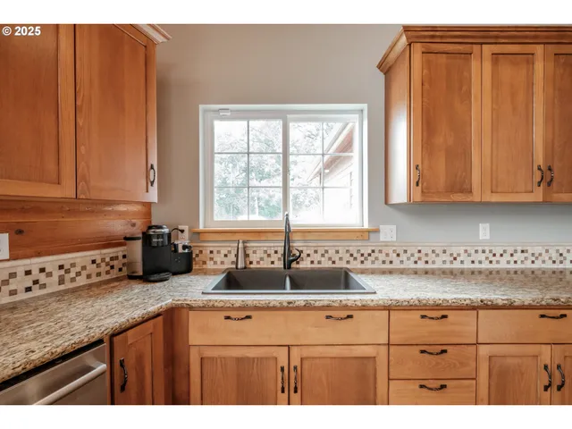 $698,000 | 29109 Brownsville Road, Brownsville, OR 97327