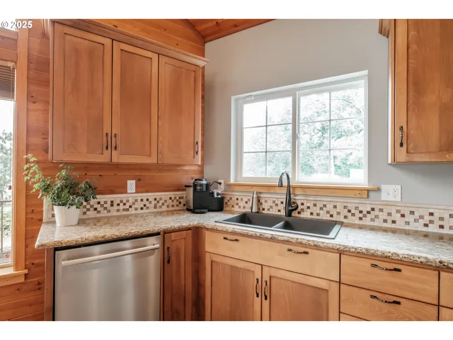 $698,000 | 29109 Brownsville Road, Brownsville, OR 97327