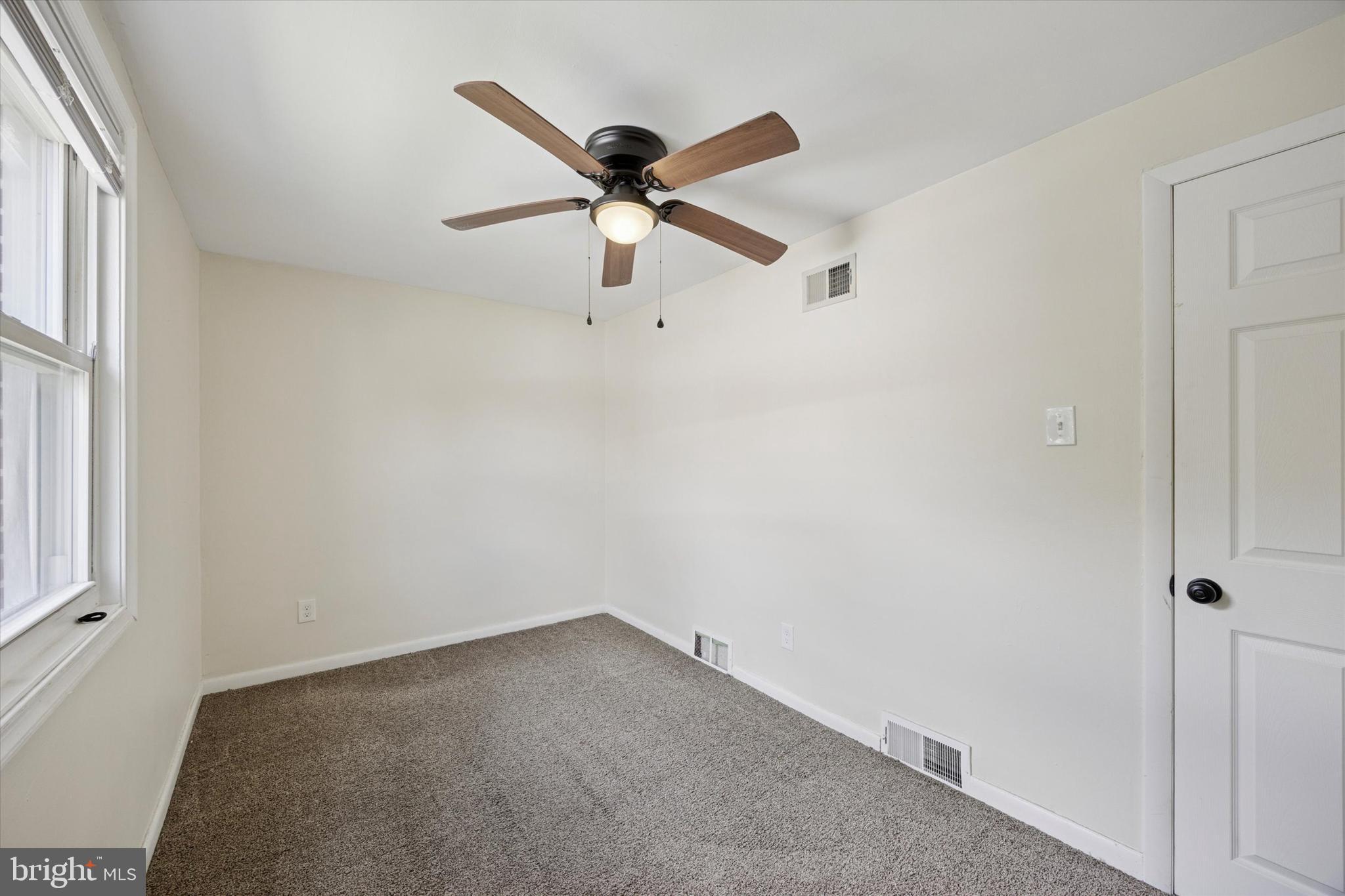 723 Bennington Road Folcroft, PA 19032 - Photo 14 of 25 an empty room