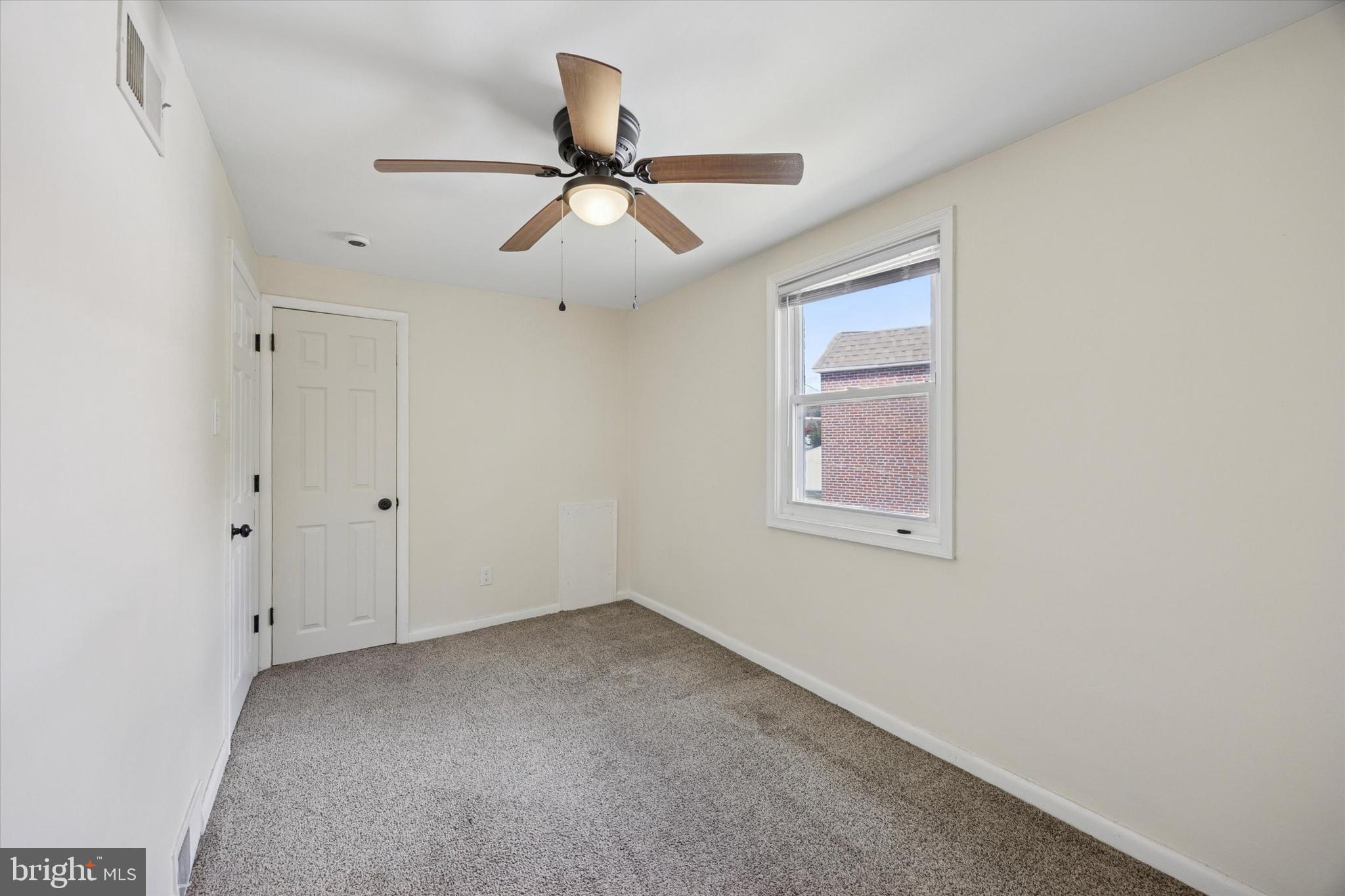 723 Bennington Road Folcroft, PA 19032 - Photo 15 of 25 a view of an empty room