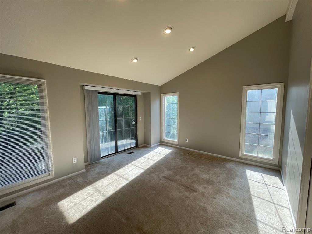 6267 Celeste Road West Bloomfield, MI 48322 - Photo 10 of 51 Gallery Image 10