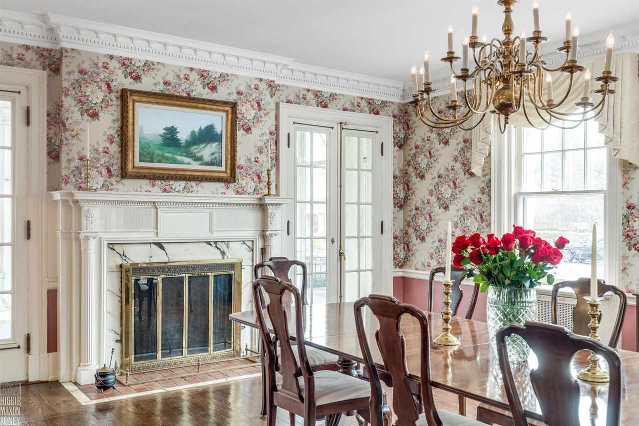 1014 Bishop Road Grosse Pointe, MI 48230 - Photo 9 of 44 31368577-8.JPG