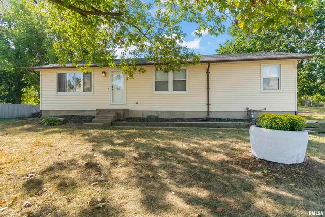 $188,000 | 1111 Kern Road, Washington, IL 61571