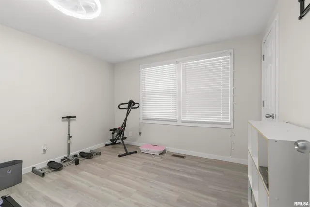 $188,000 | 1111 Kern Road, Washington, IL 61571