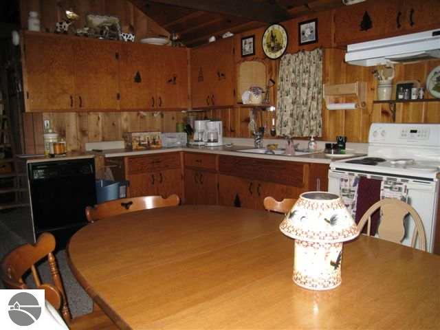 11244 Lakeview Road Northeast Kalkaska, MI 49646 - Photo 13 of 15 1715359-12.JPG