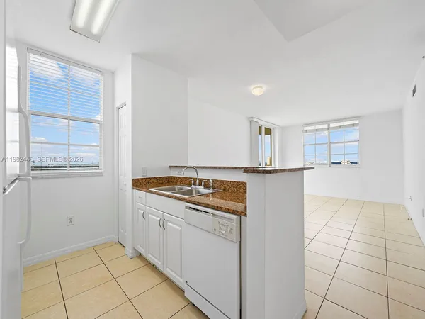 $2,600 | 215 Southwest 42nd Avenue, Unit 801, Miami, FL 33134