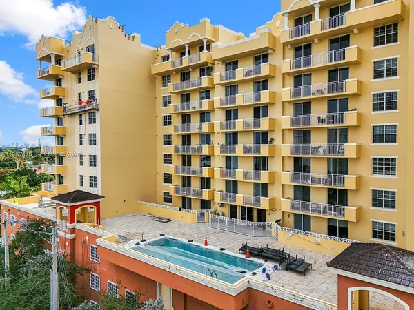 $2,600 | 215 Southwest 42nd Avenue, Unit 801, Miami, FL 33134