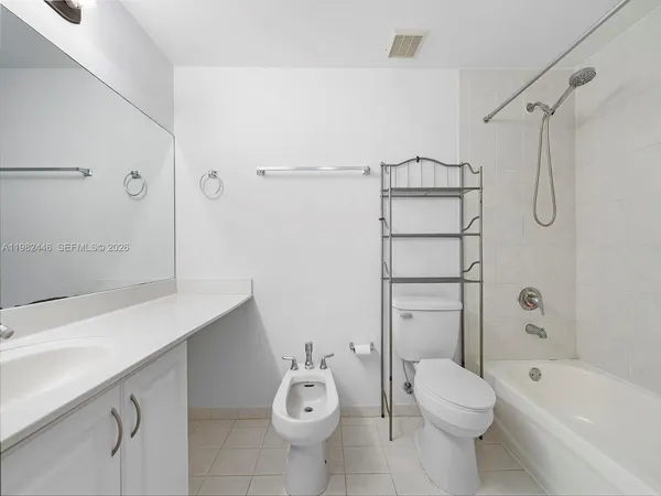$2,600 | 215 Southwest 42nd Avenue, Unit 801, Miami, FL 33134