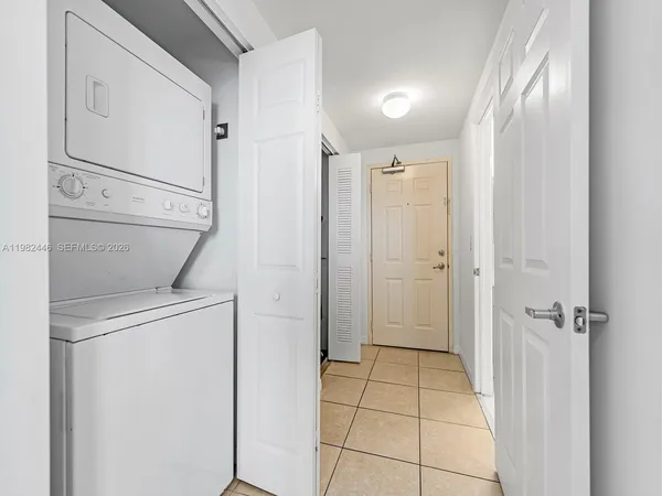 $2,600 | 215 Southwest 42nd Avenue, Unit 801, Miami, FL 33134