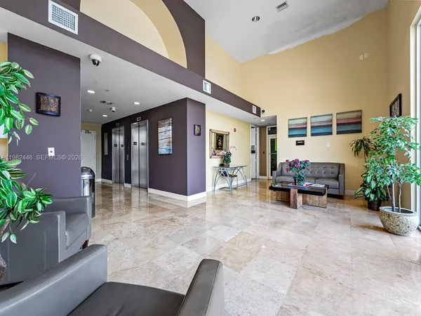 $2,600 | 215 Southwest 42nd Avenue, Unit 801, Miami, FL 33134