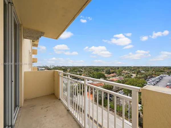 $2,600 | 215 Southwest 42nd Avenue, Unit 801, Miami, FL 33134