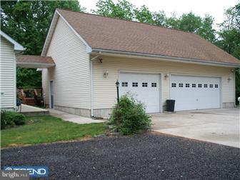 1102 A Columbus Road Burlington, NJ 08016 - Photo 12 of 12 Garage