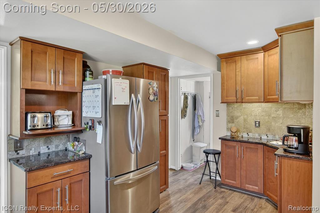1869 Middle Trail Road Walled Lake, MI 48390 - Photo 13 of 46