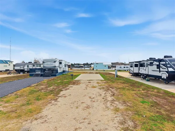 $53,000 | 6384 Peninsula Road, Kerens, TX 75144