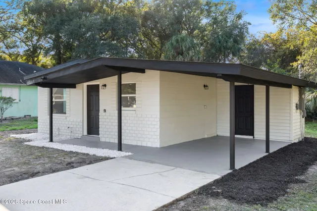 $200,000 | 2720 Pineapple Avenue, Mims, FL 32754
