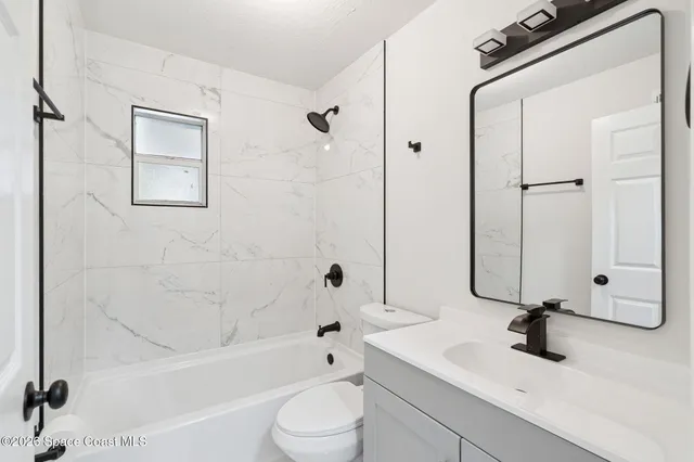 $200,000 | 2720 Pineapple Avenue, Mims, FL 32754