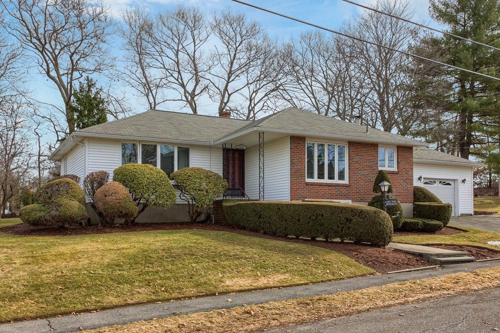36 Samoset Road Peabody, MA 01960 - Photo 2 of 30 Gallery Image 2