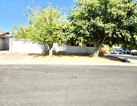 $424,999 | 1445 Fordham Avenue, Clovis, CA 93611