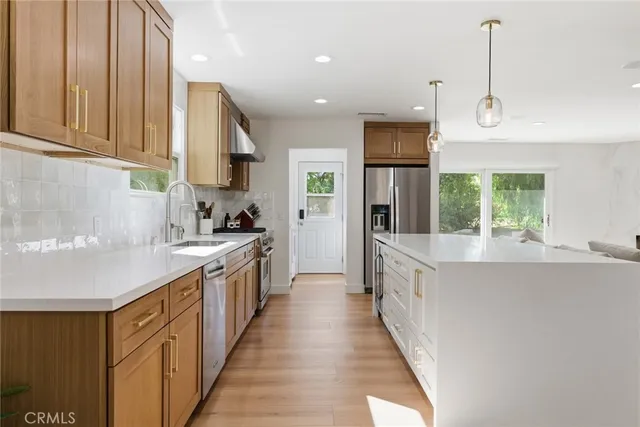 $5,600 | 24258 Highlander Road, West Hills, CA 91307