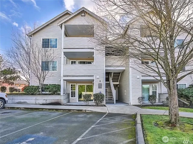 $249,999 | 11915 Roseberg Avenue South, Unit 204, Burien, WA 98168