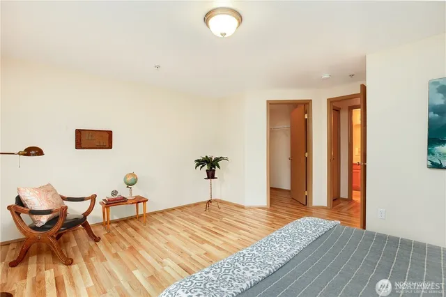 $259,999 | 11915 Roseberg Avenue South, Unit 204, Burien, WA 98168