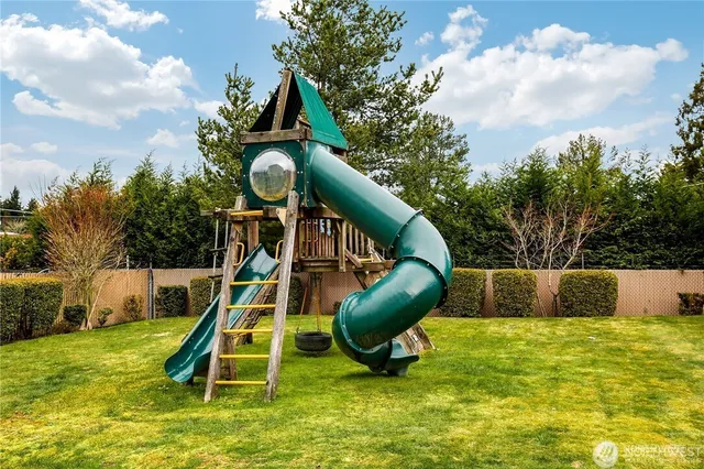 $259,999 | 11915 Roseberg Avenue South, Unit 204, Burien, WA 98168