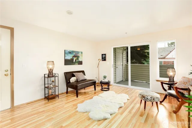 $259,999 | 11915 Roseberg Avenue South, Unit 204, Burien, WA 98168